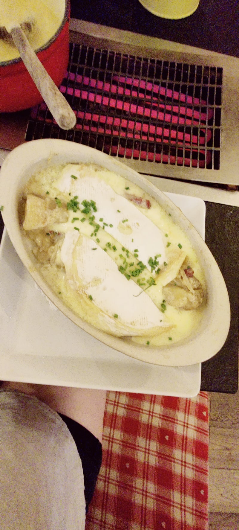 Les Fondus de la Raclette Montparnasse in Paris Restaurant Reviews