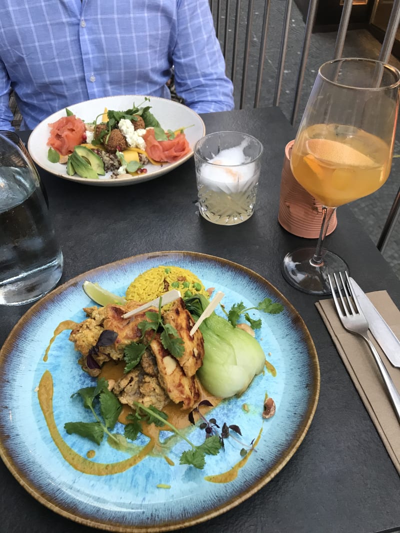 Poulet Tikka et Salade healthy avec supp saumon - Loxton, Lausanne