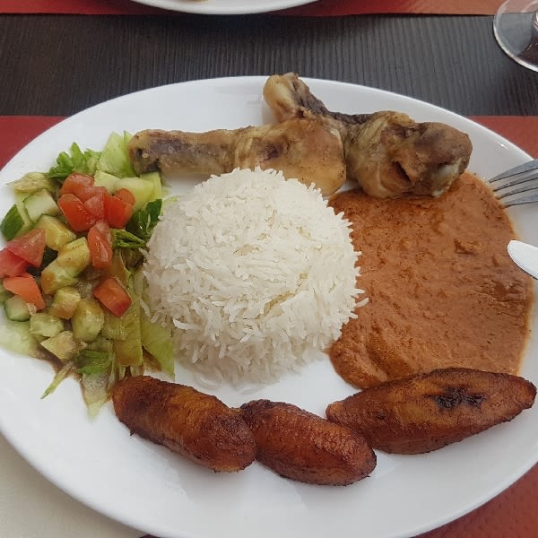 poulet grillé sauce mafa banane plantain - Little Africa, Strasbourg