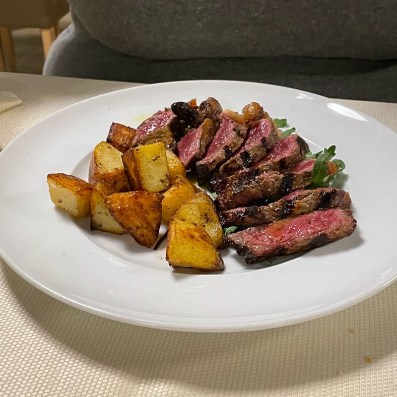 Tagliata con patate al forno  - La Picara