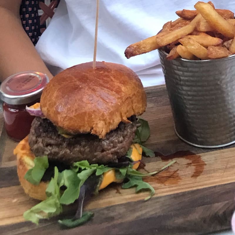 Burger la viande excellente ! - La Diva-des-Prés, Paris