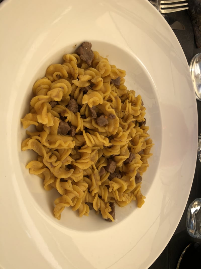 Fusilli di pasta fresca con ragù bianco di cervo - Taverna Coppapan