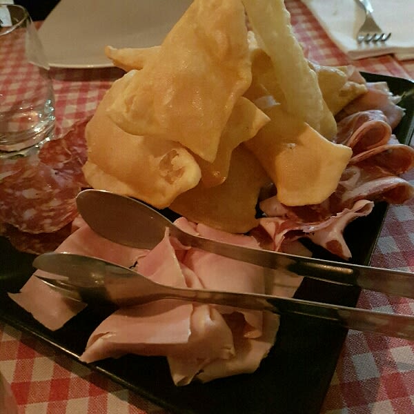 Gnocchi fritti e salumi misti - I Monelli, Monza