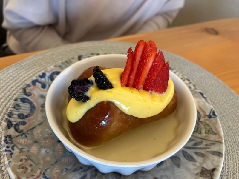 Babà con crema pasticcera e frutta fresca - Impronta di Colombara Andrea, Abbiategrasso