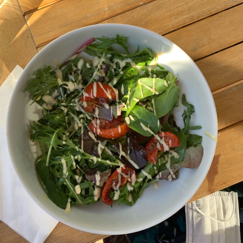 Salade verte fraîche et très bonne ! - Parker Pizza Guest, Paris