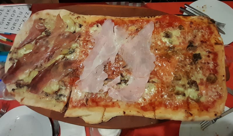 Pizza diversi gusti - Osteria Salicicchia, Viterbo