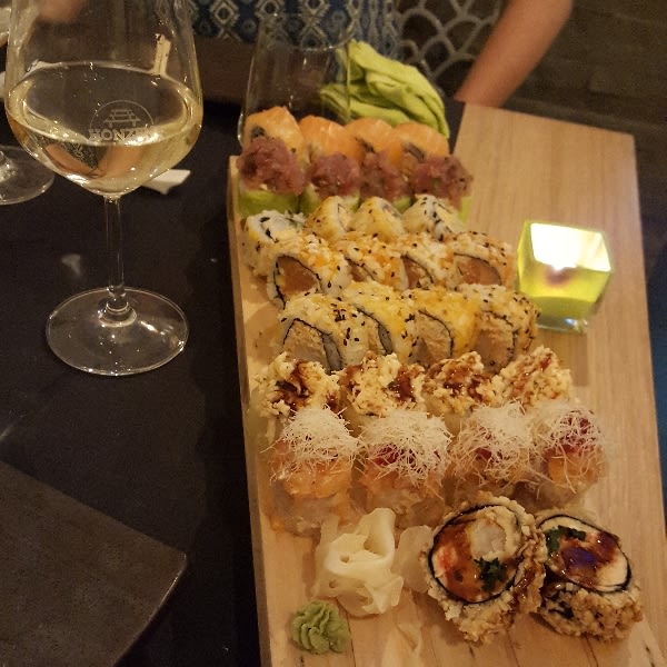 sapori eccellenti, grande varietà e prezzi giusti - Honzen Fusion Japanese, Naples