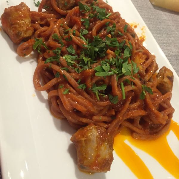 Spaghetti rossi con tonno - Pane Olio e Fantasia, Gallipoli