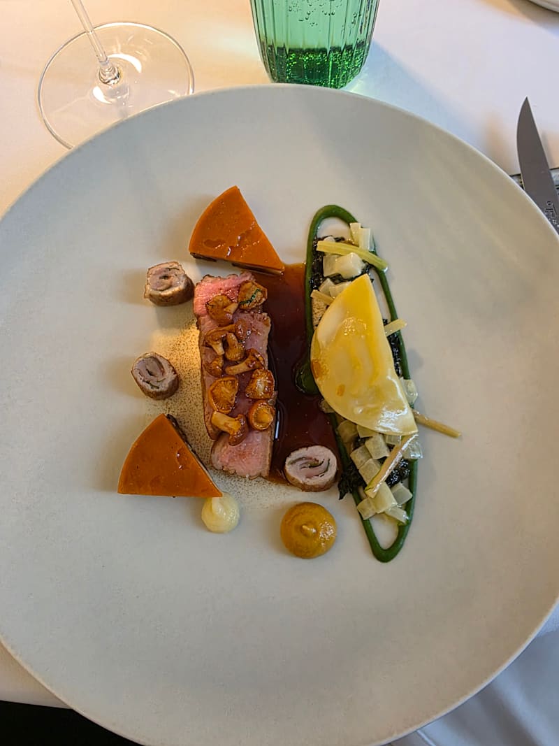 洋書 Lameloise : Une maison en Bourgogne Lameloise, la cuisine d'Eric Pras, une maison en Bourgogne