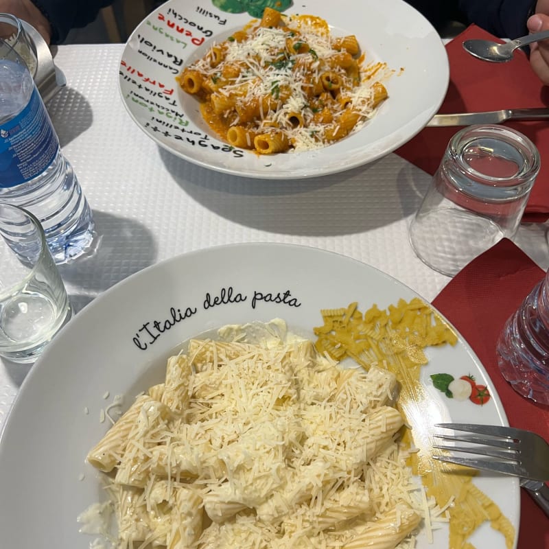 Macarrones a la boloñesa y macarrones con salsa 4 quesos -  L'Carpaccio, Lisbon