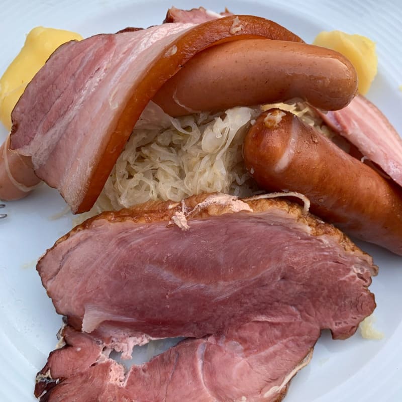 Choucroute Royale au Cinq Viandes  - Le Coin du Meunier