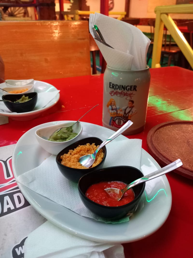 Red salsa vs Green salsa