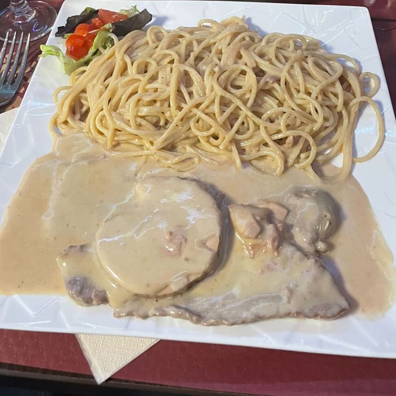 Viande savoureuse et sauce agreable en bouche  - Angelo