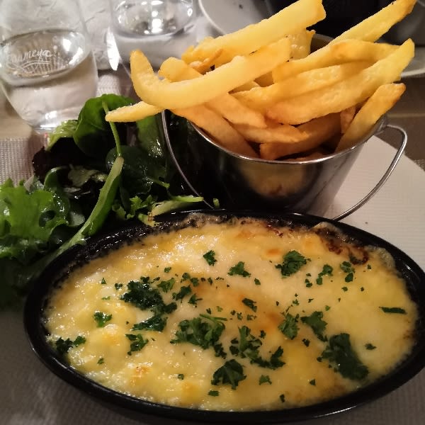 Welsh magret de canard, frites salade - Les Saveurs d'Hier et d'Aujourd'hui