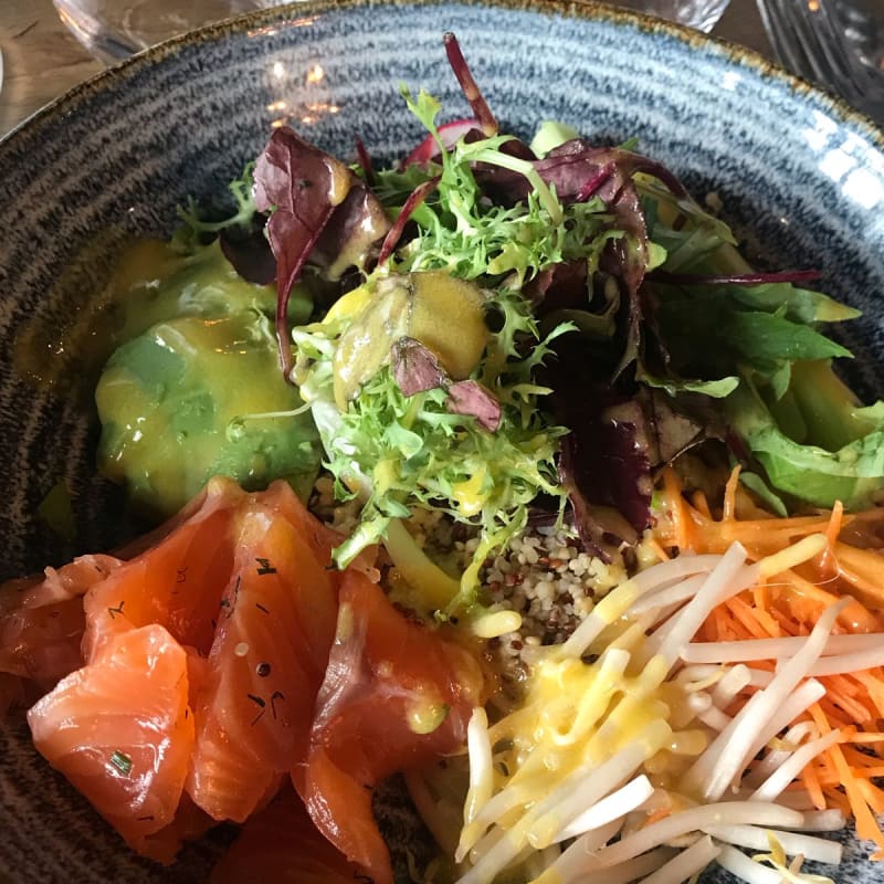 Poke bowl saumon gravlax - Au Coin! Bistrot Bar Chic, Ermont