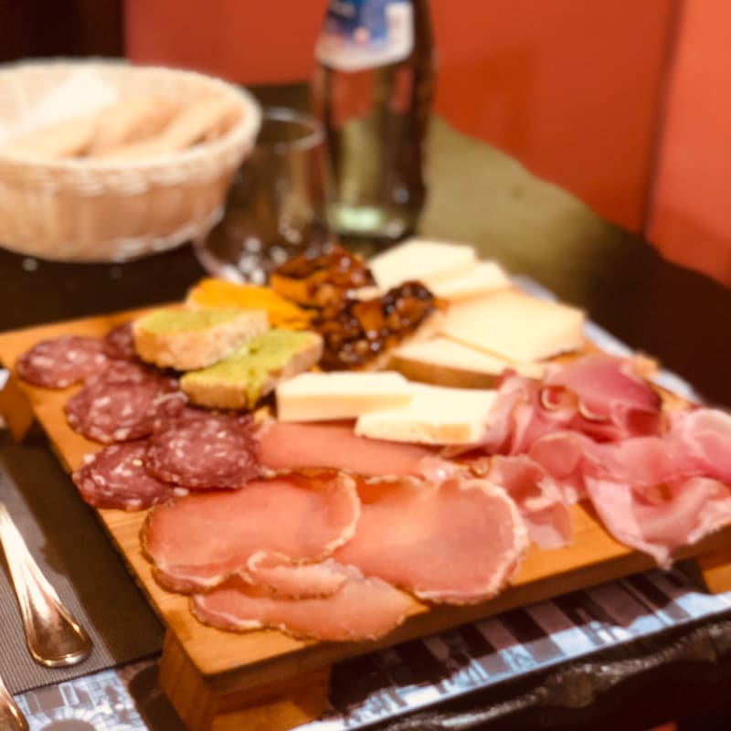 Salumi e formaggi scelti, favoloso - La Lanterna Dei Trinci, Foligno