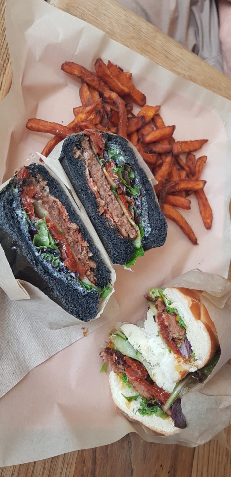 Vegan Burger Bar by VBB House , Paris