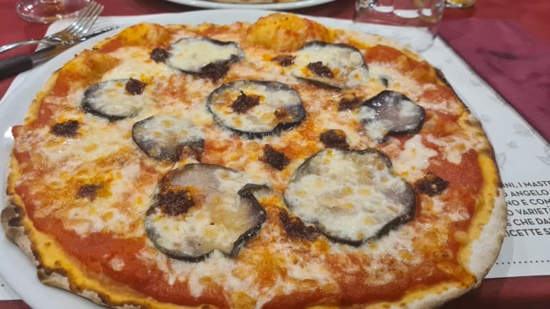 Calabrese - Strick And White® [La Taverna della Pizza], Rome