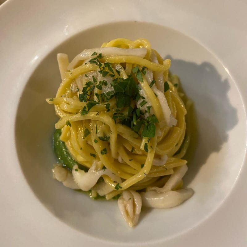 Spaghetti alla chitarra con seppie e crema di broccoli - Via con Me, Bologna