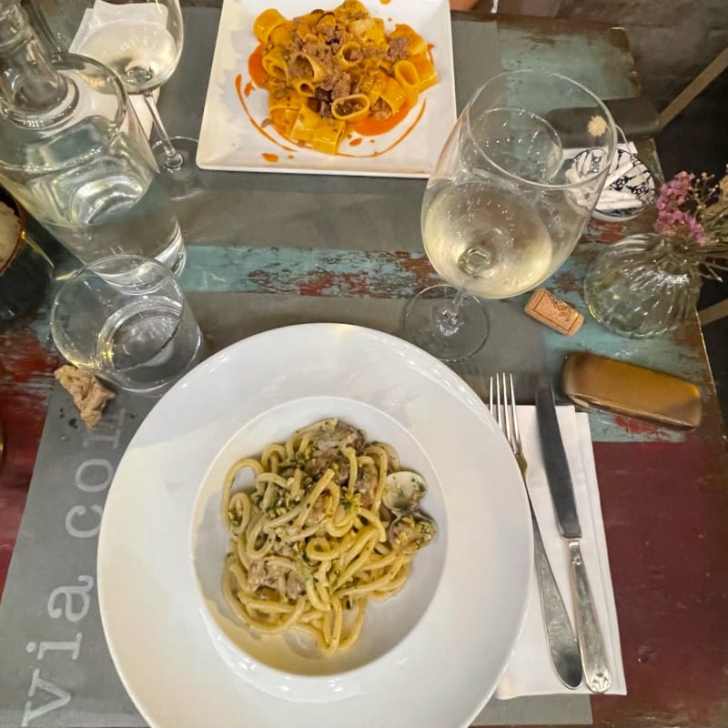 Pici alle vongole e pistacchi e calamarata con tonno e bottarga - Via con Me, Bologna