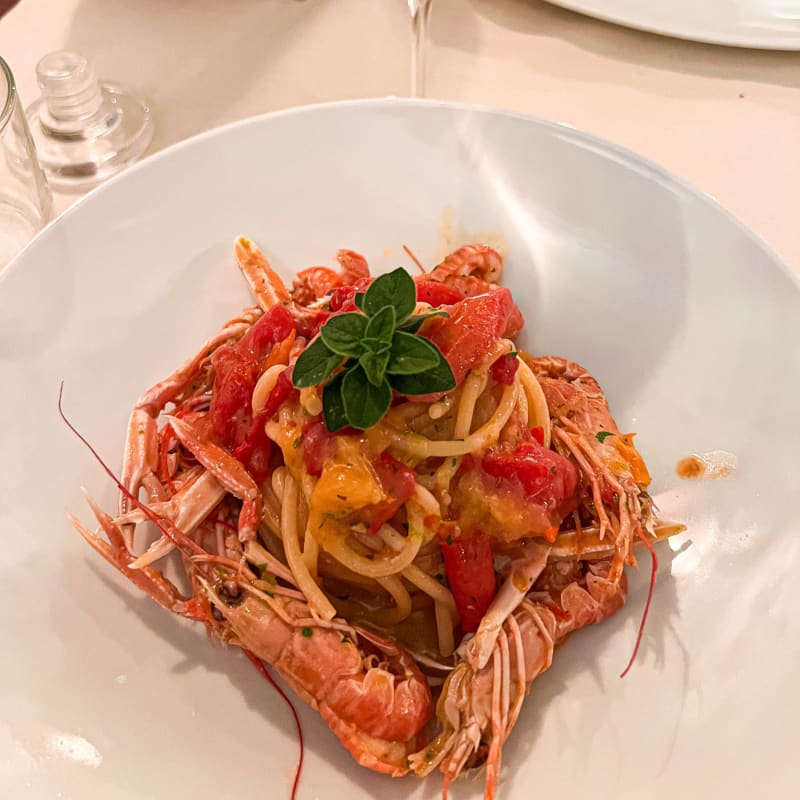 Spaghettone agli scampi, pomodorino pizzutello e agrumi - Banchina 63, Rome