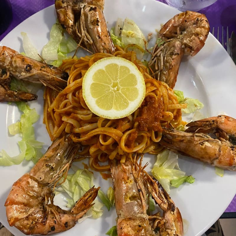 Gambas grillées accompagnées de pâtes à la bolognaise - Chez Marco, Montrouge