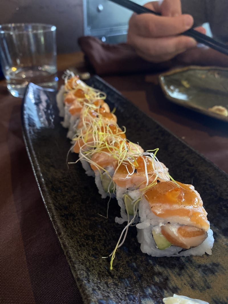 Restaurante Tsukiji Sushi Bar en Madrid Menú 2024, opiniones, precios