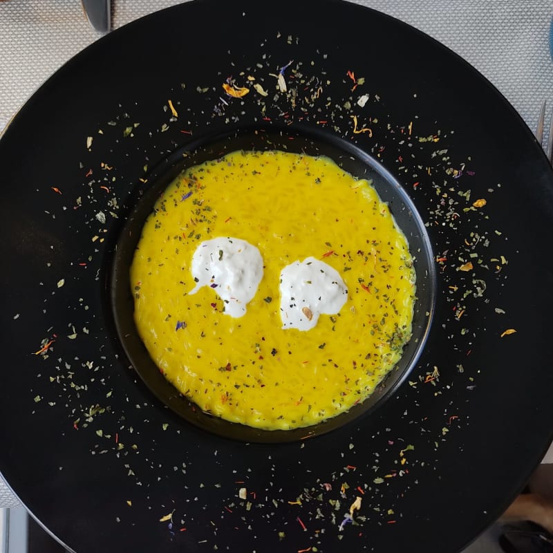 risotto zafferano burrata e fiori - BonaSciana Caffè & Cucina, Lecce