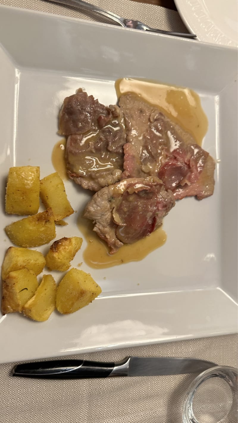 Saltimbocca alla romana con patate al forno - Alla Rampa di Porta Pia, Rome