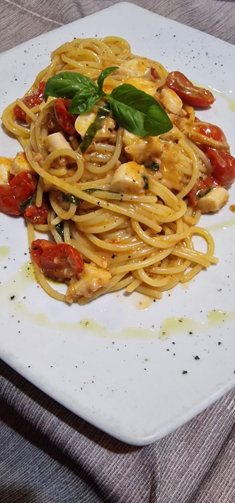 Linguine spigola e datterini - La Piazzetta Del Gusto, Rome