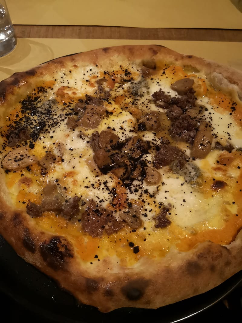 Pizza bosco  - Ghisa - Pizza cucina e cantina, Catania