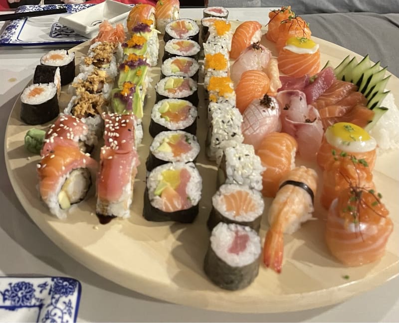 Miss Sushi Japanese, Colares