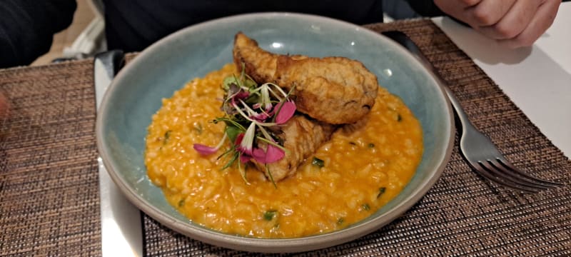 Polvo crocante com risotto de tomate - LA Caffé Warehouse, Lisbon