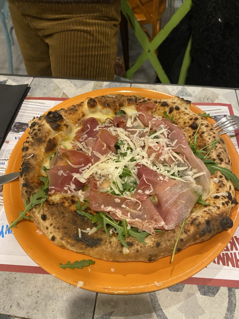 Johnny Take Uè – Pizzeria d'Eccellenza Napoletana, Milan