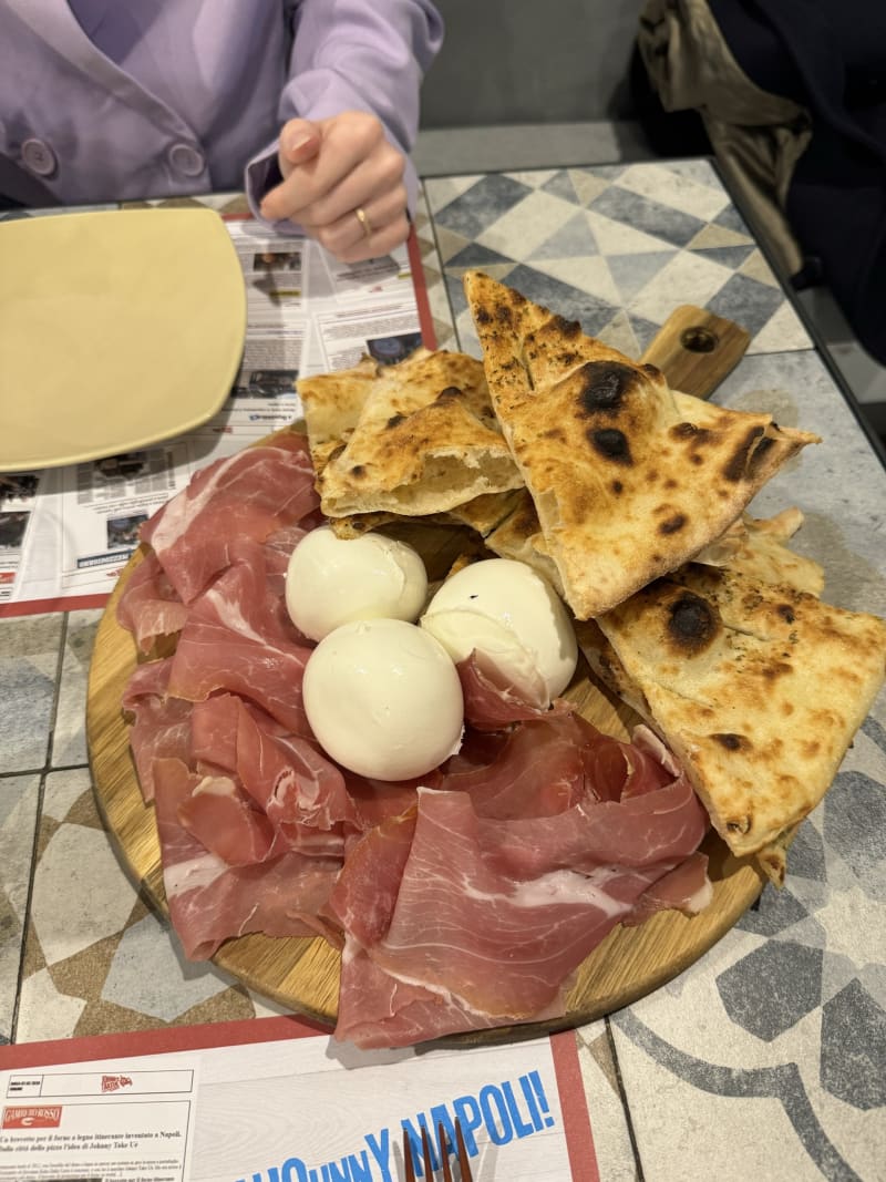 Johnny Take Uè – Pizzeria d'Eccellenza Napoletana, Milan