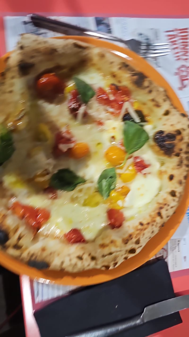 Johnny Take Uè – Pizzeria d'Eccellenza Napoletana, Milan