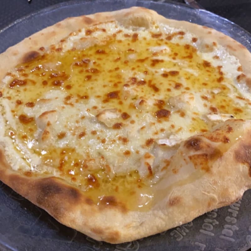 Cette pizza est délicieuse !! Riche en chèvre et en miel. J’ai adoré. - San Giovanni, Courbevoie