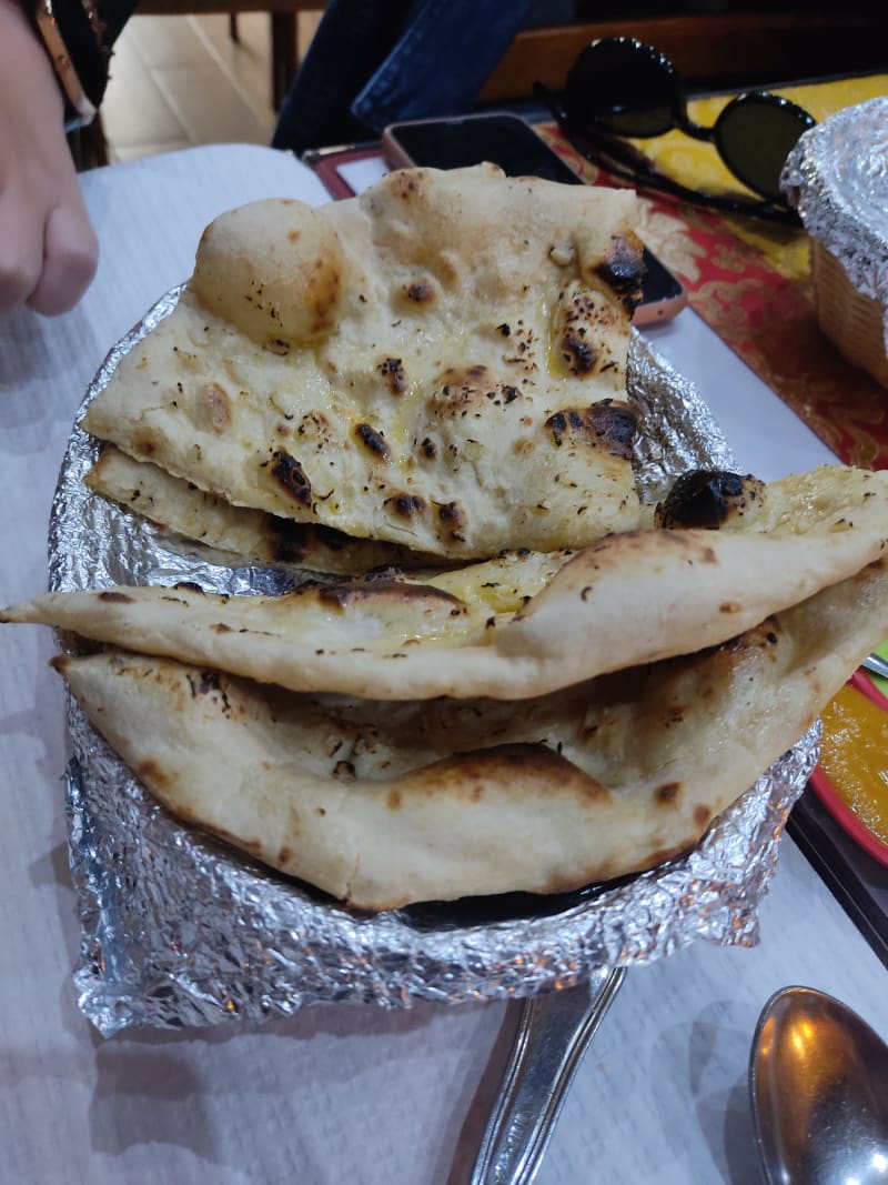 Pão Nepalês - Everest Curry & Sekuwa Corner, Lisbon