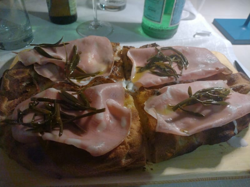 Pinsa mortadella pistacchi e paccasassi - Life Restaurant e Pinseria, Porto Recanati