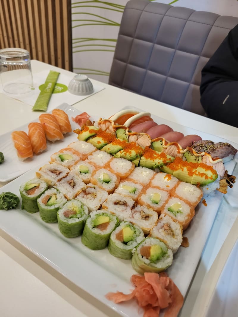 Eat sushi, Montreuil