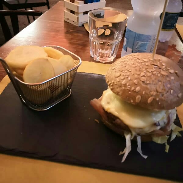 Hamburger gigante - Babilonia Diner, Mergozzo