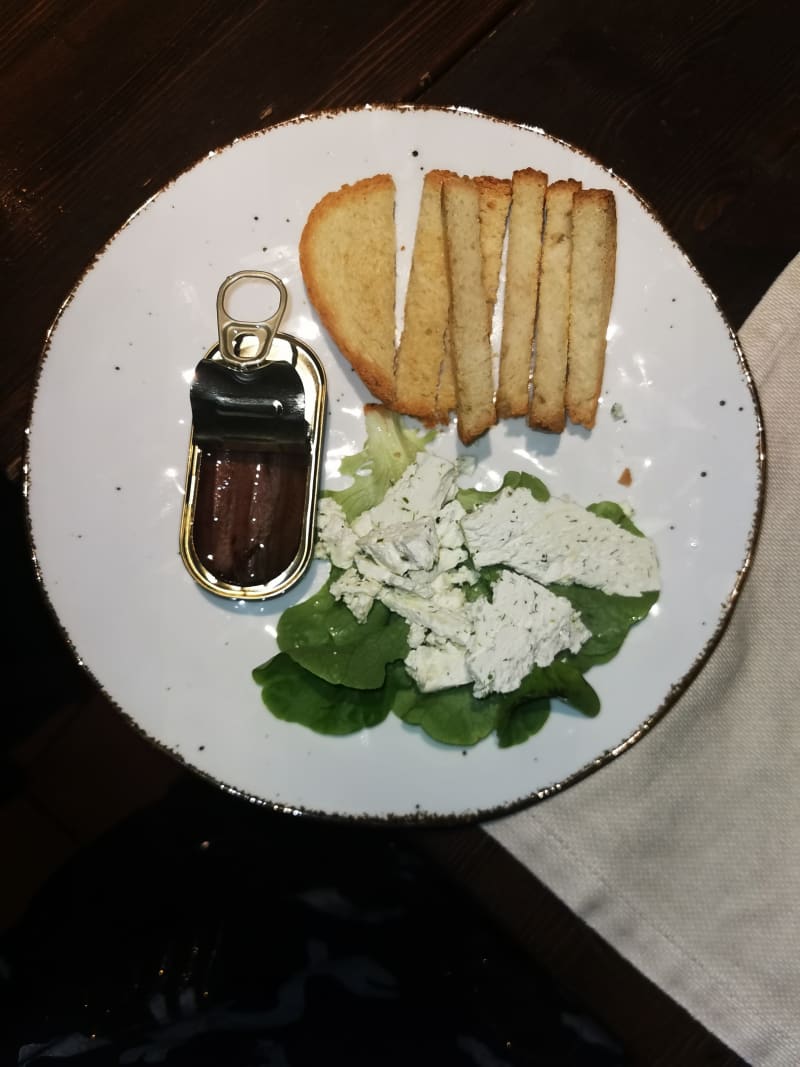 Antipasto con crostini di pane, burro aromatizzato e acciughe - Rian Restaurant Cafè