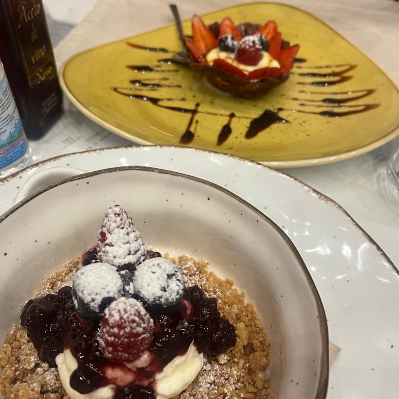 Cestino croccante con crema e frutti di bosco - Rian Restaurant Cafè