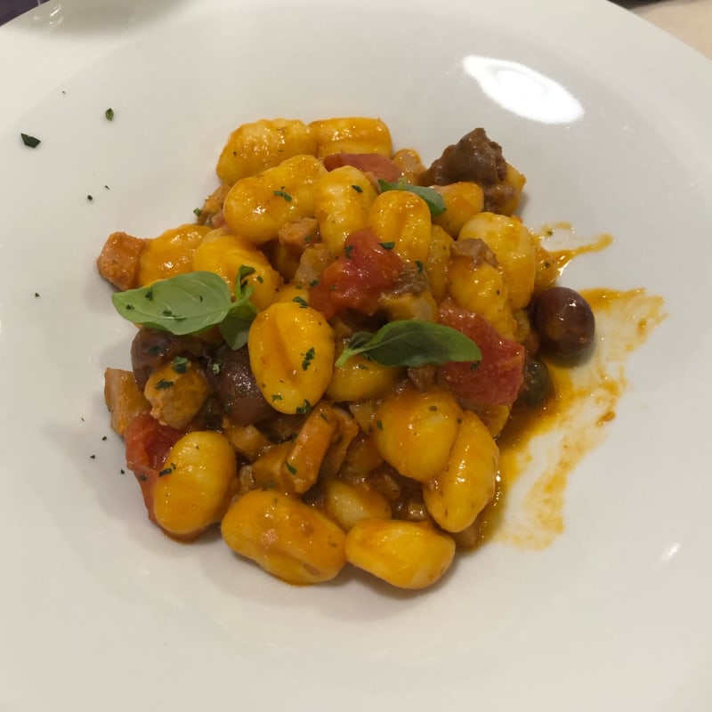 Gnocchi tonno pomodoro e olive - Il Paradosso, Livorno