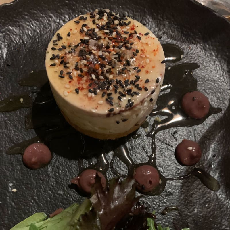 Cheesecake salé au chèvre et coeur de compotée de figue  - Bis, Montreux