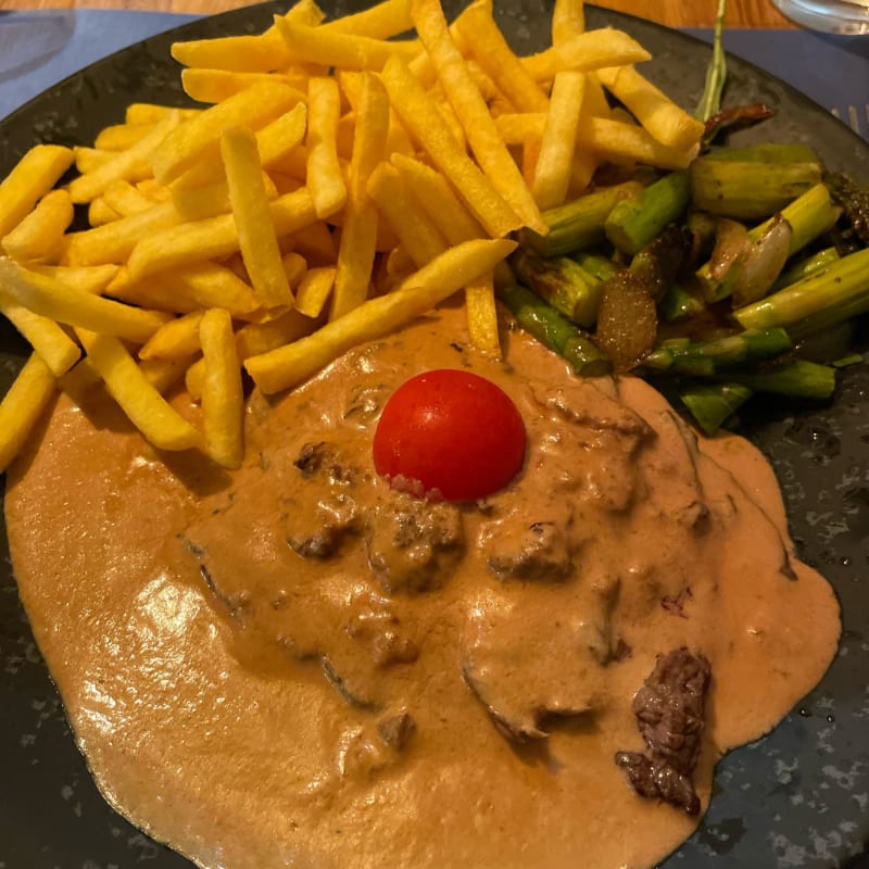 Steack de bœuf grillé 220gr - Bella Italia, Lausanne