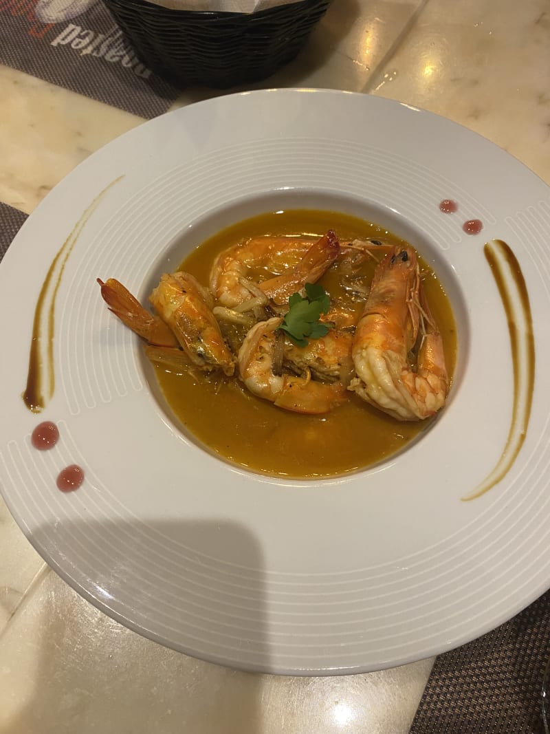 Gambas a La Guillo, Alho, Molho Vinho Branco Com Pao - Mae’s kitchen, Lisbon