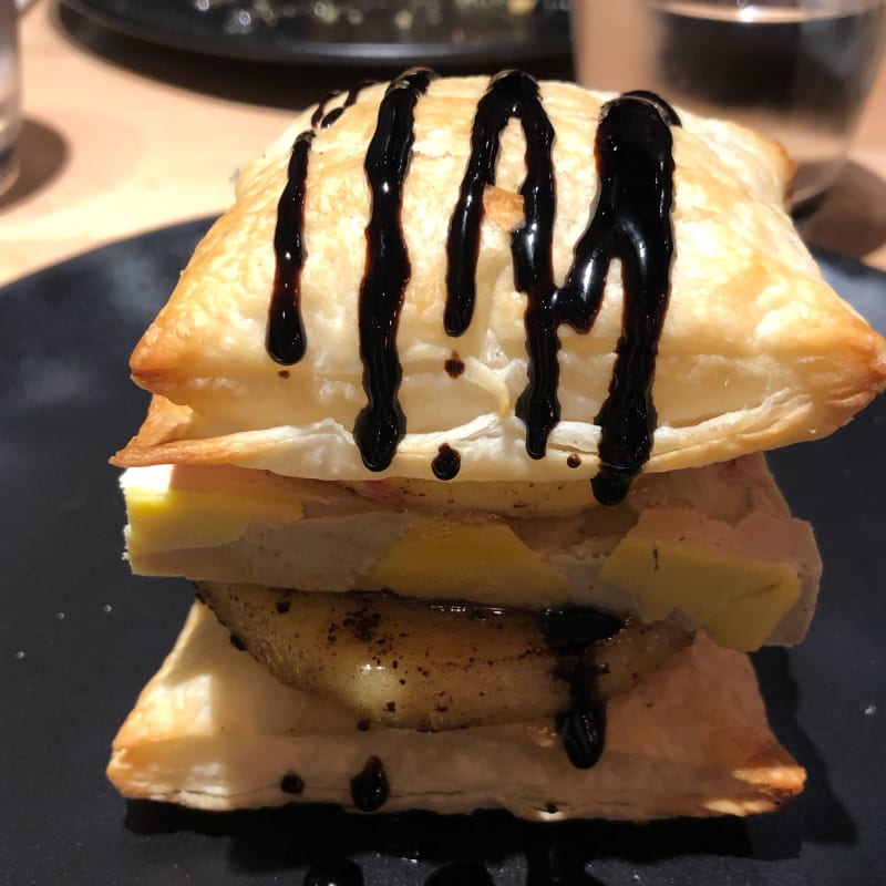 Millefeuilles de pommes et foie gras - Le 27 Gourmand, Paris