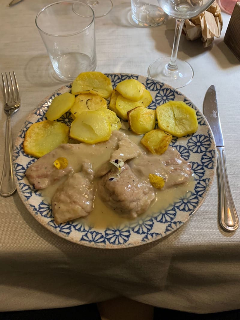 Scaloppina al vino o al limone con patate al forno - BucaVino, Rome