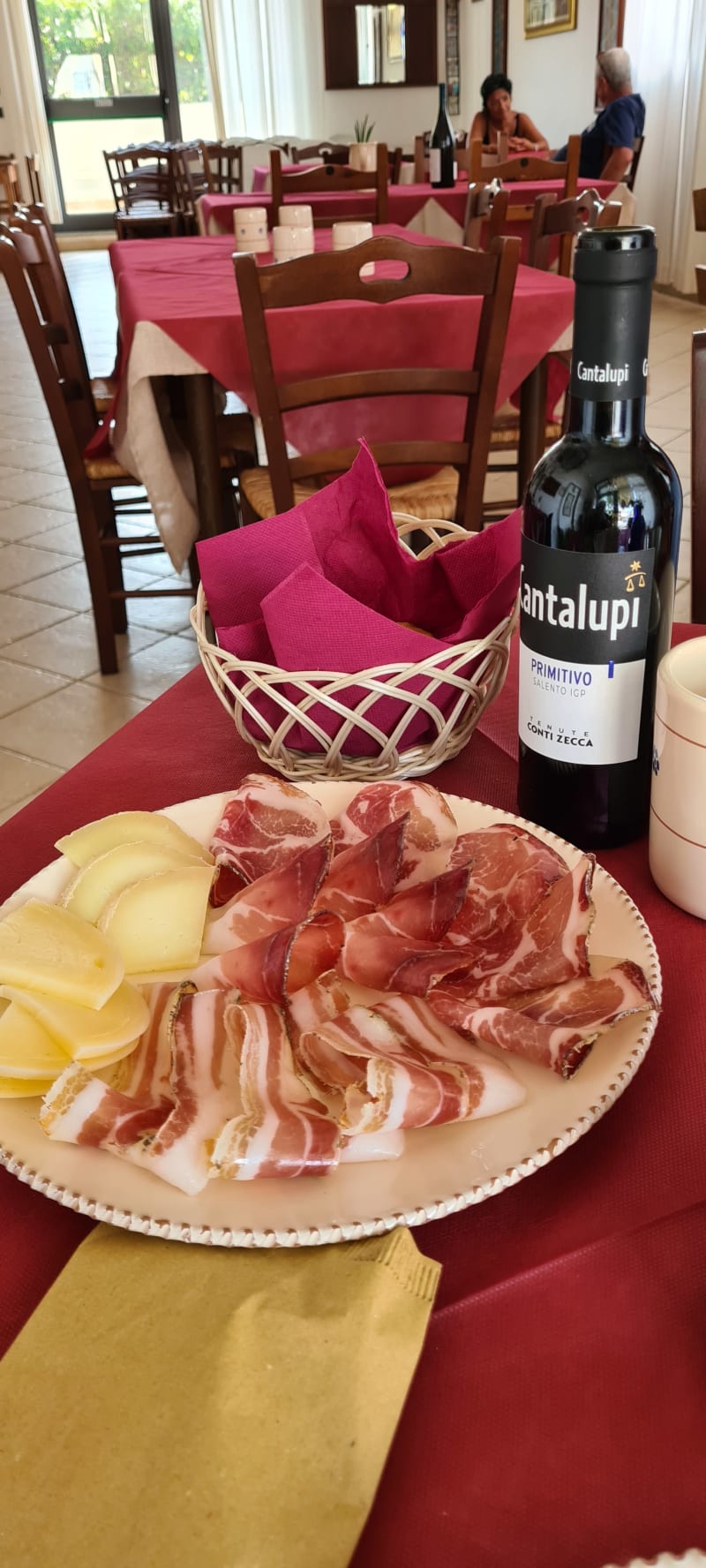 Antipasto salumi e formaggi. - Gianfrate Carni Pregiate, Locorotondo